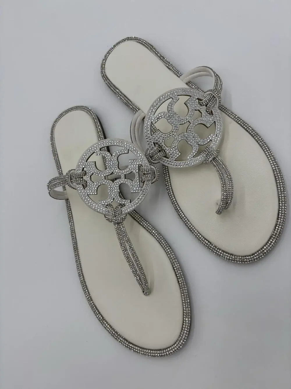 Tory Burch Women's White Rhinestone Logo Comfort Slip On Thong Sandals Size 10